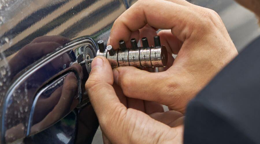 Professional gutter cleaning in Lexington, TX